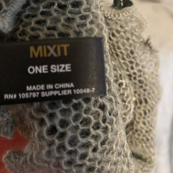 Scarf - Picture 4 of 4